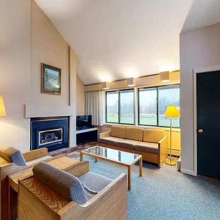 Village Green II Stowe Room photo