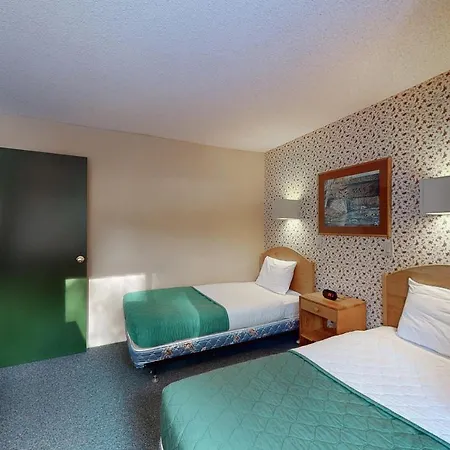 Village Green II Stowe Room photo